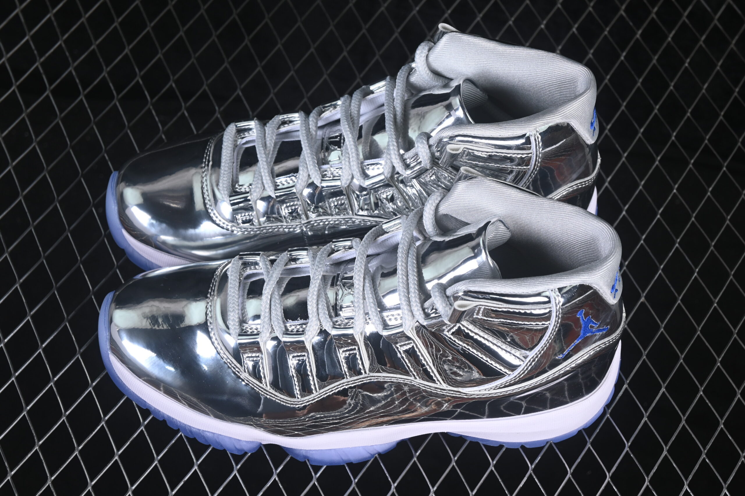 Air Jordan 11 Retro Metallic Silver — изображение 6