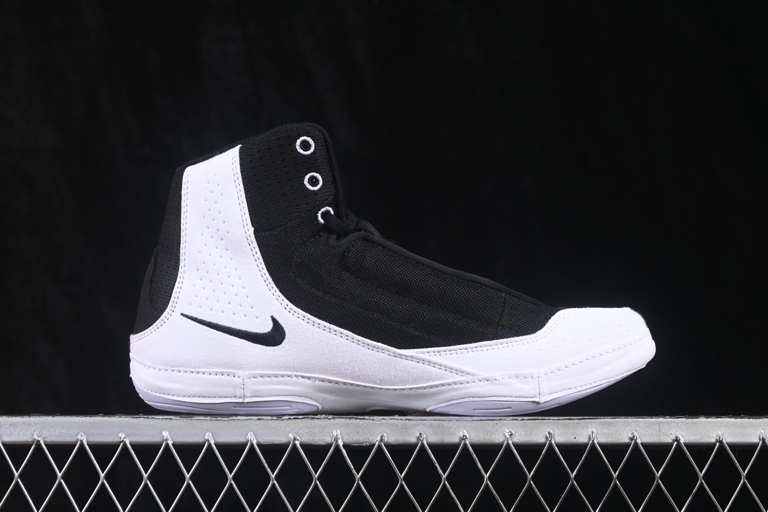Nike Inflict 4 Black White — изображение 2