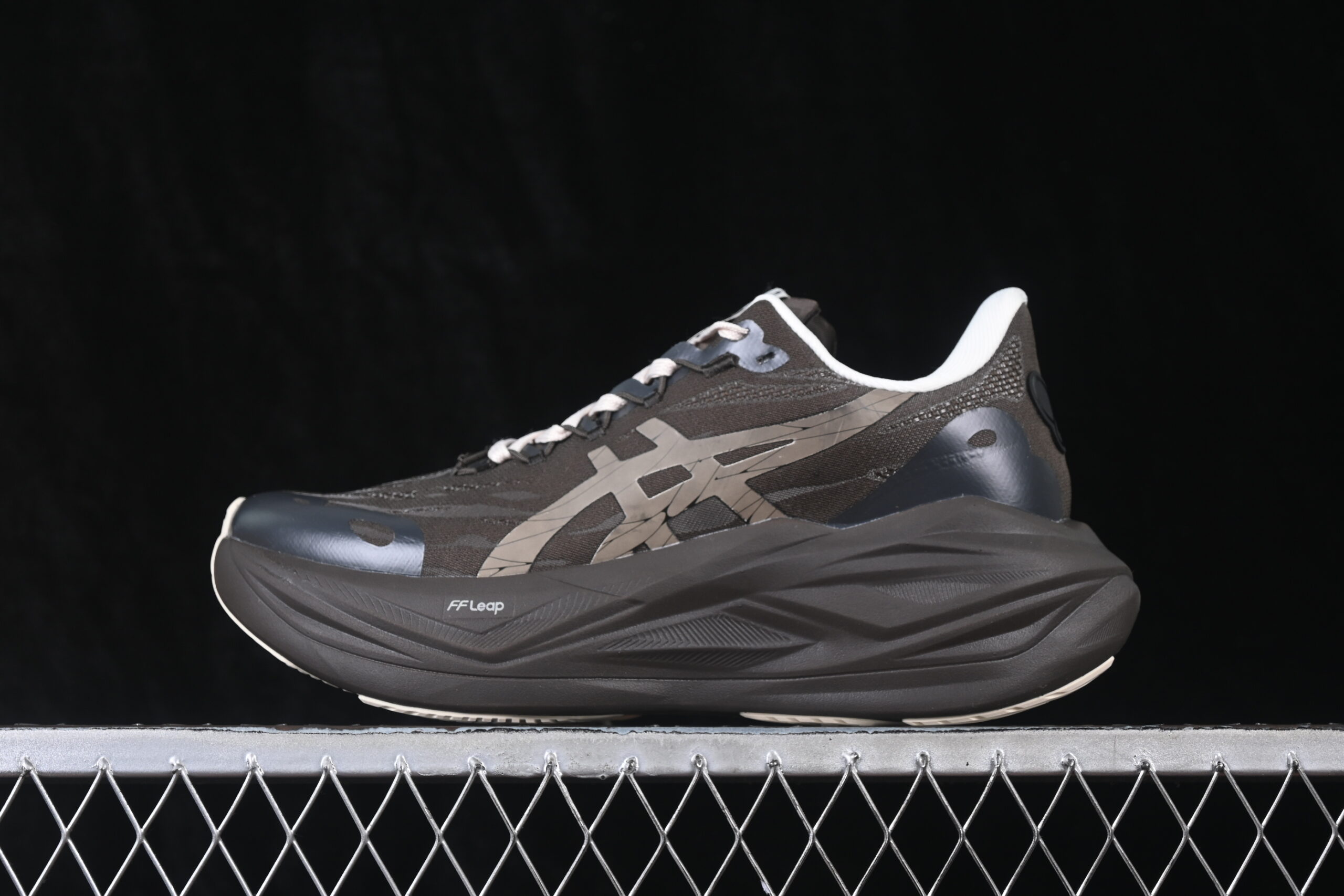ASICS Superblast 3 Brown