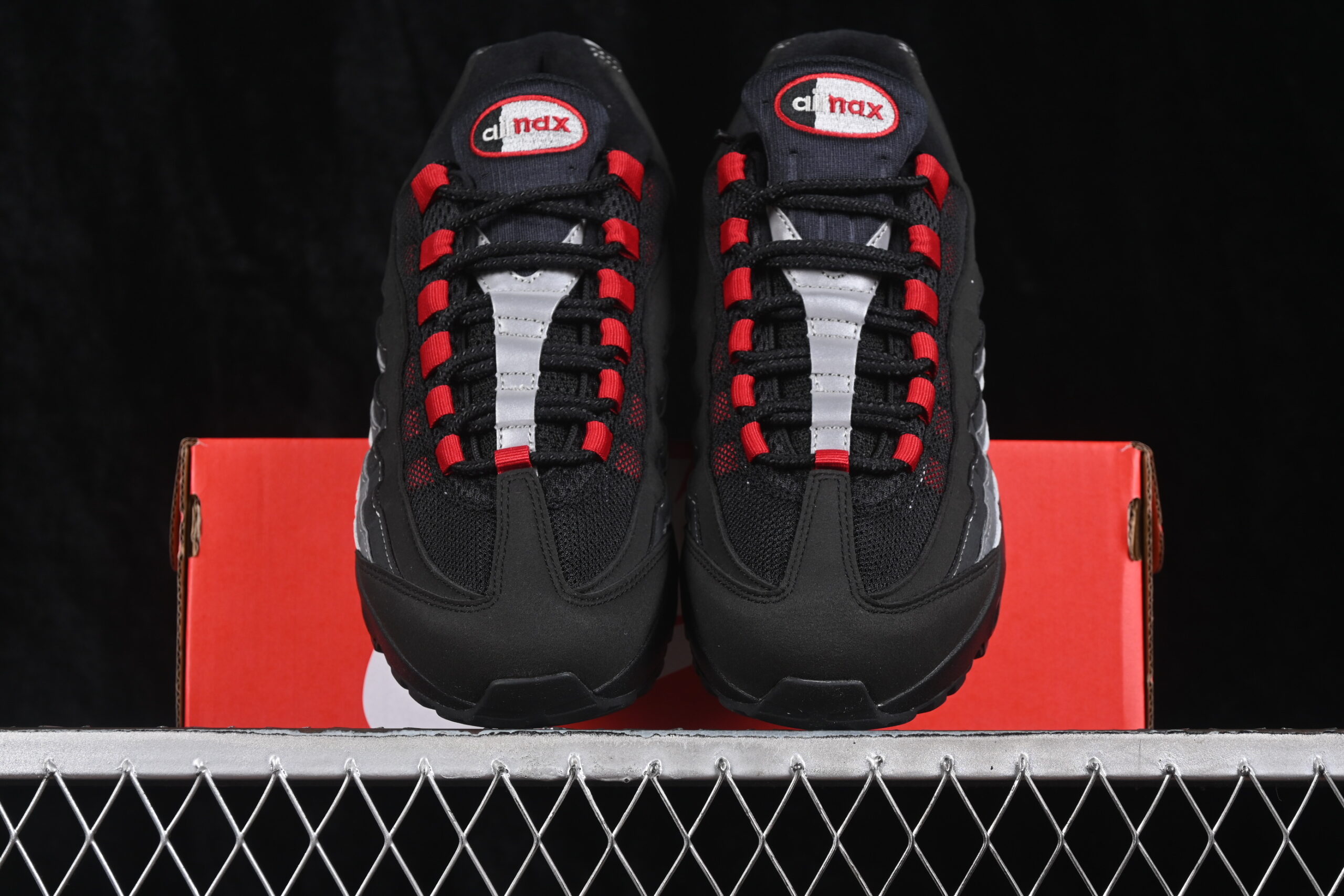 Liverpool F.C. x Nike Air Max 95 OG You’ll Never Walk Alone — изображение 5