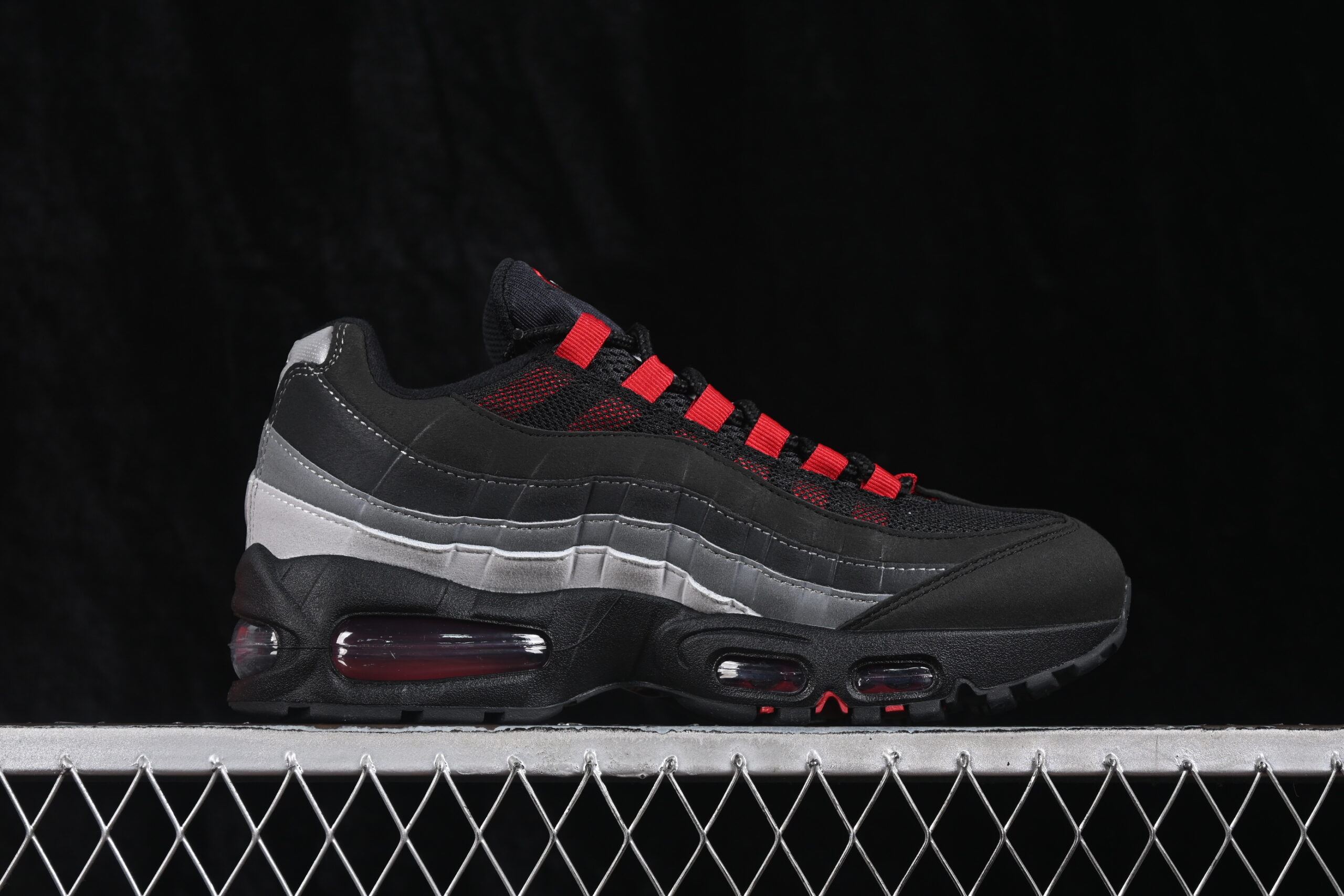 Liverpool F.C. x Nike Air Max 95 OG You’ll Never Walk Alone — изображение 2
