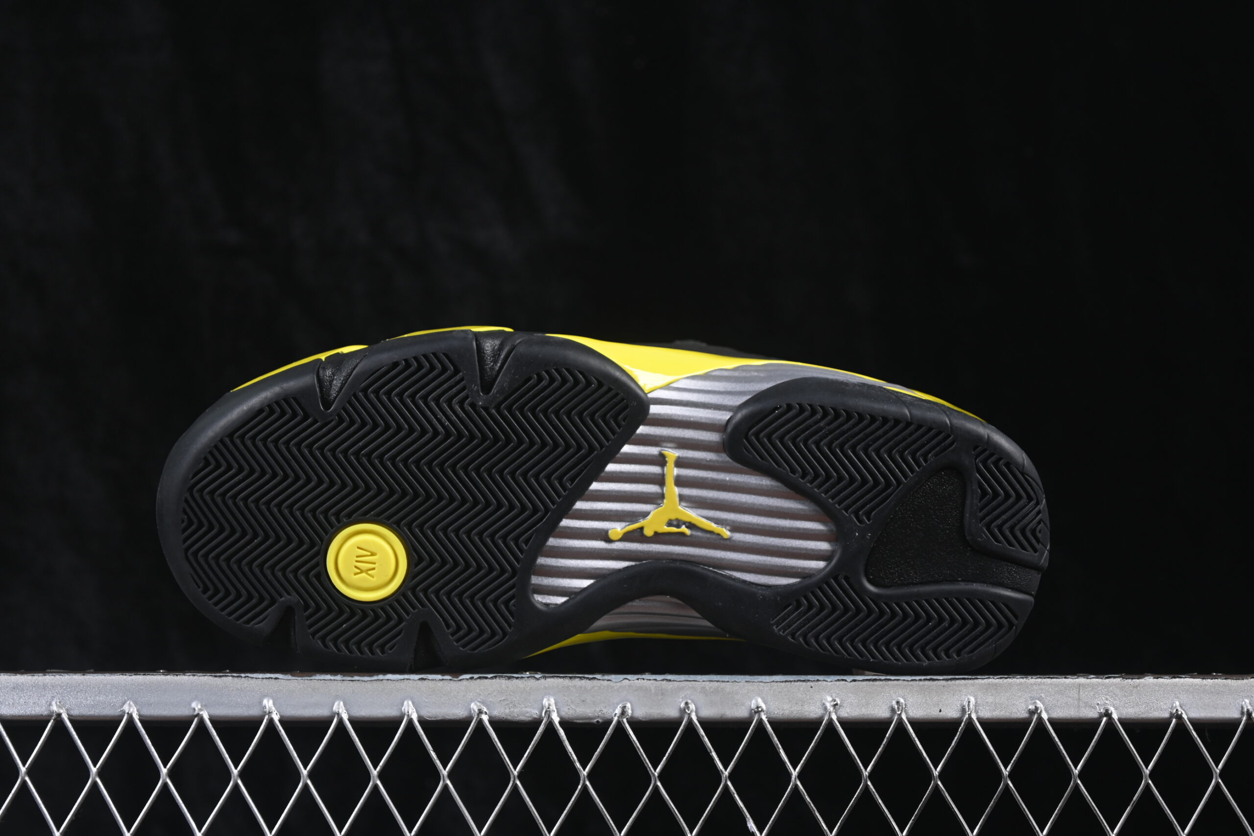 Air Jordan 14 Retro Thunder — изображение 3
