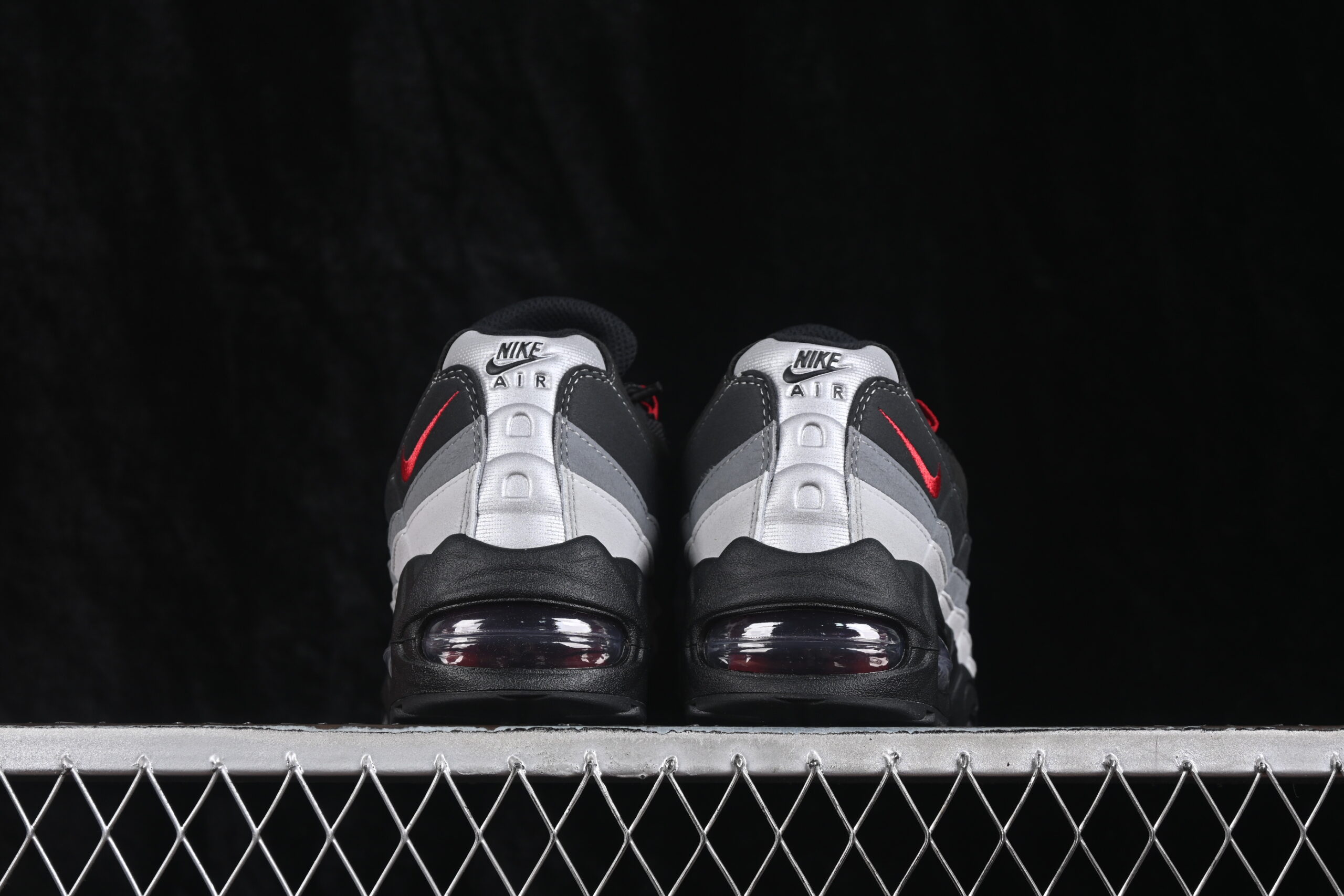 Liverpool F.C. x Nike Air Max 95 OG You’ll Never Walk Alone — изображение 6