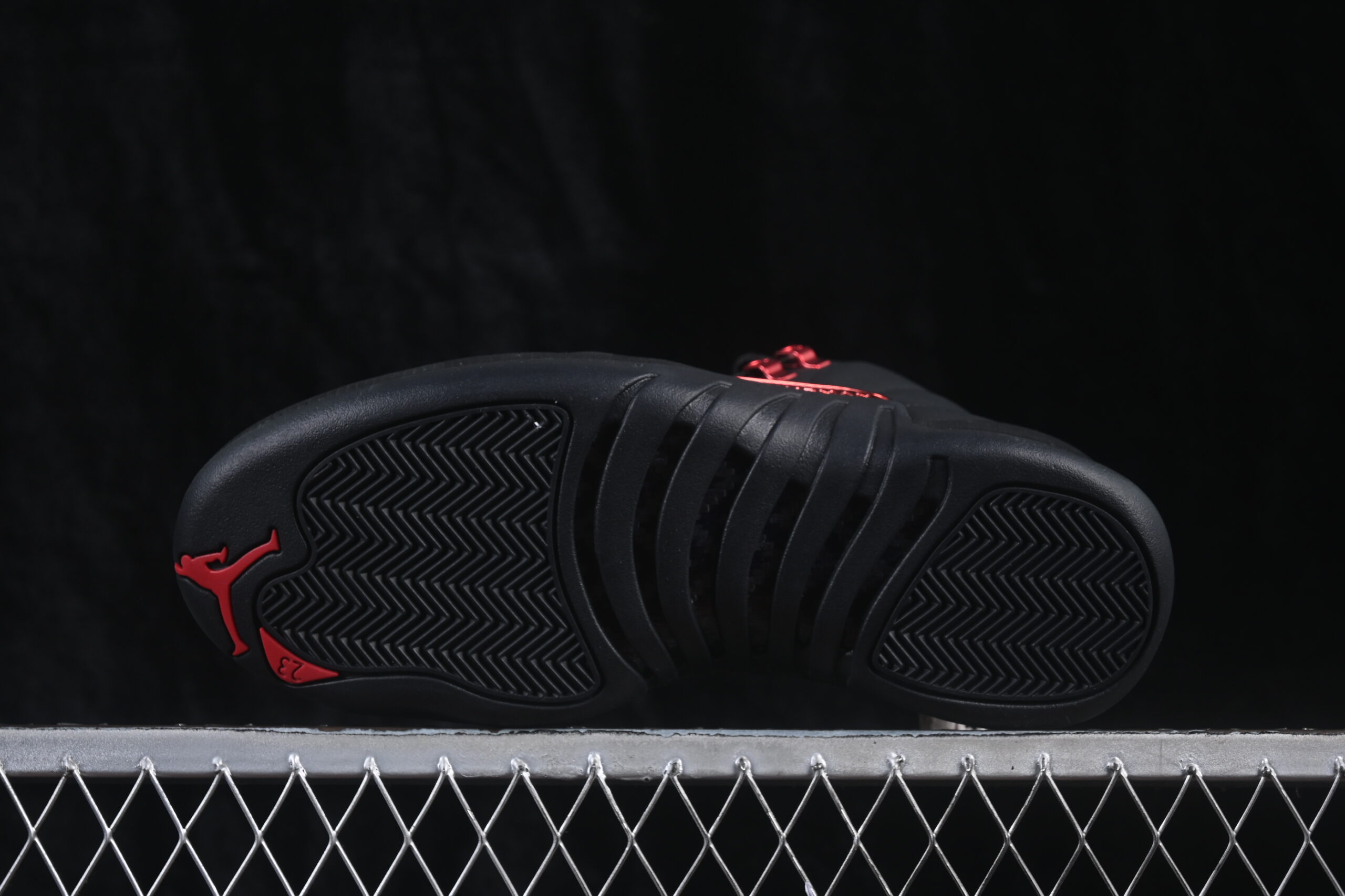 Air Jordan 12 Retro Bloodline — изображение 3