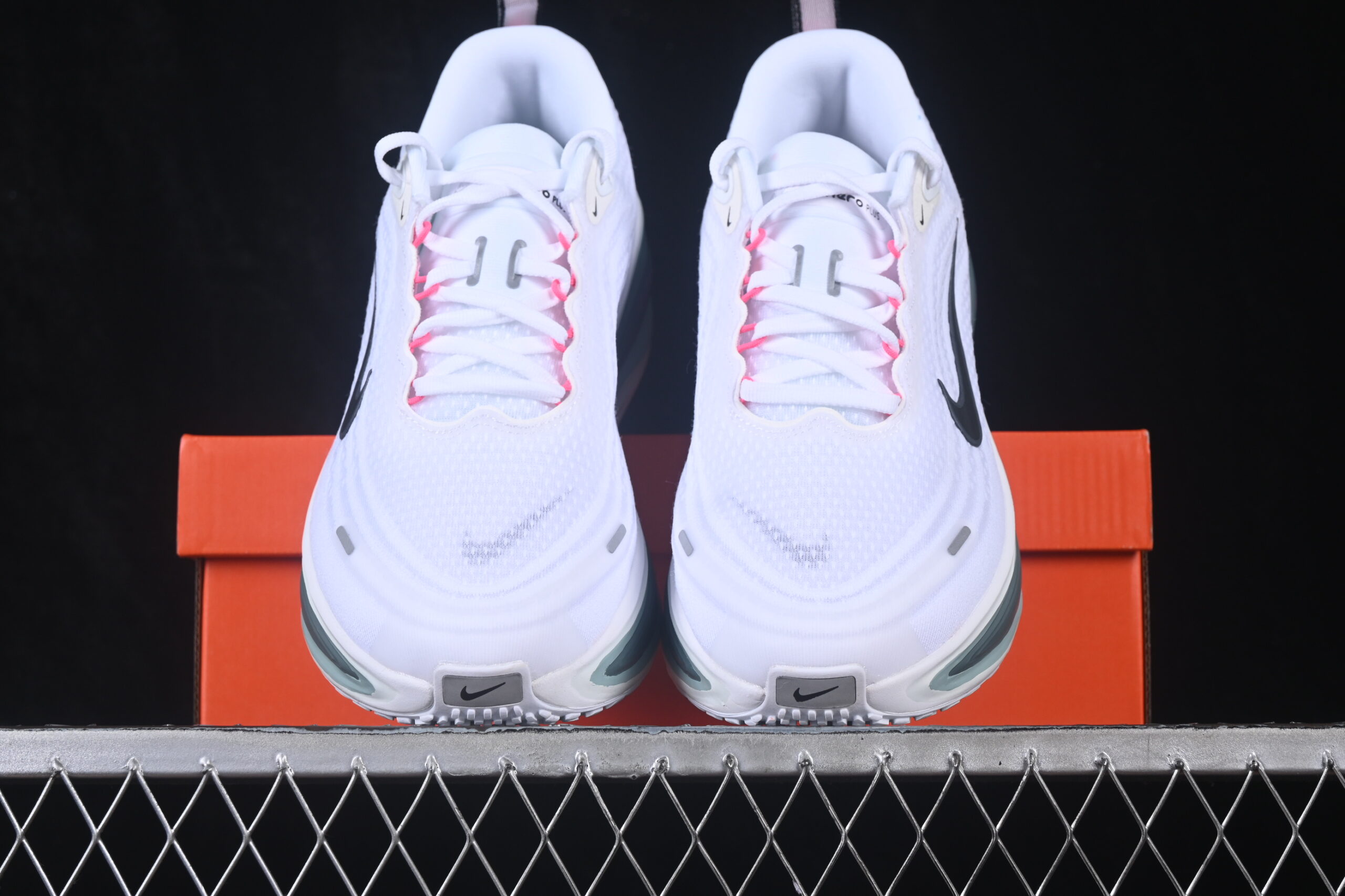Nike Vomero Plus White — изображение 5